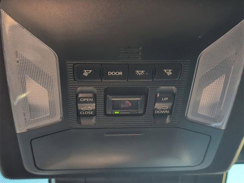 Used 2021 Toyota RAV4 SE image 13