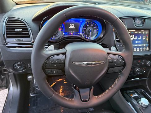 Used 2023 Chrysler 300 S image 12