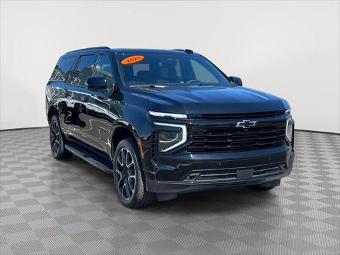 Used 2025 Chevrolet Suburban RST w/ Comfort Package AWD/4WD image 1