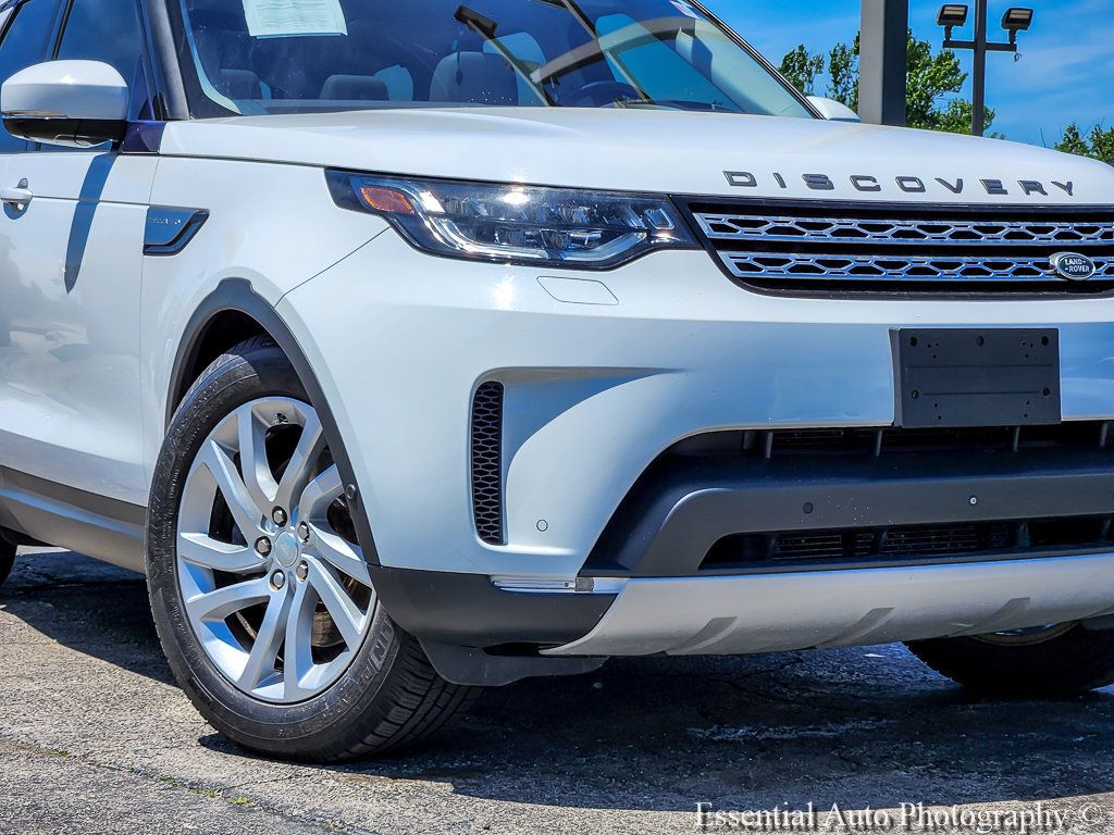 Used 2017 Land Rover Discovery HSE AWD/4WD image 2