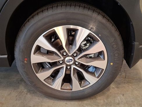 New 2025 Subaru Outback Limited image 8