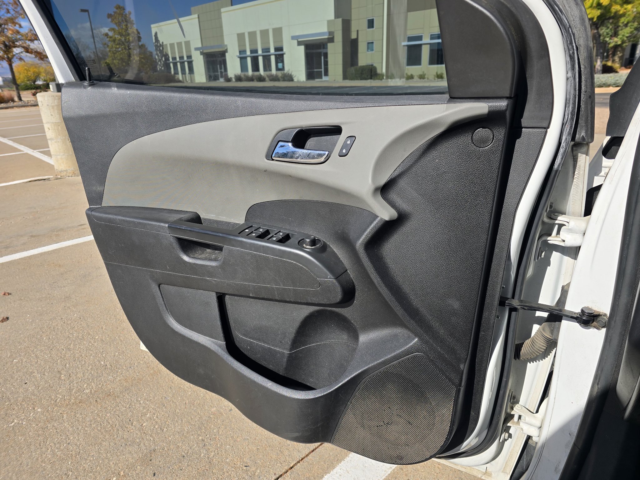 Used 2014 Chevrolet Sonic LT FWD image 17