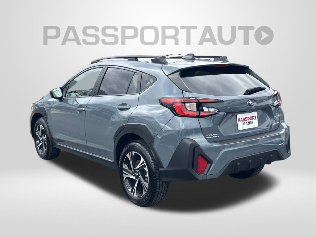 Used 2024 Subaru Crosstrek 2.0i Premium AWD/4WD image 2