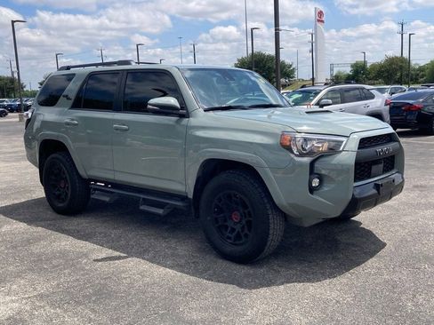 Used 2022 Toyota 4Runner TRD Off-Road Premium AWD/4WD image 3
