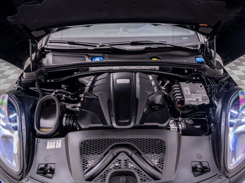 Used 2019 Porsche Macan S AWD/4WD image 31