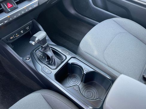 Used 2025 Kia K4 LXS image 41