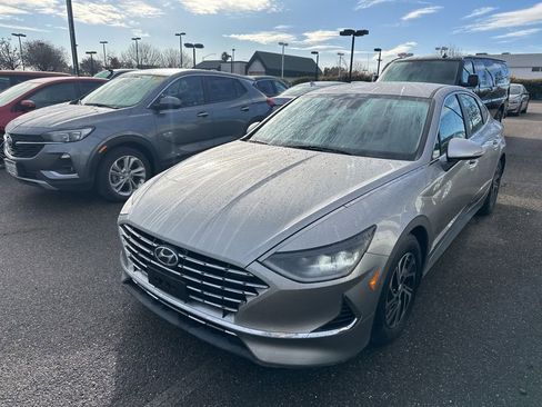 Used 2020 Hyundai Sonata Blue image 3