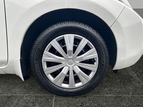 Used 2017 Nissan Leaf S image 9