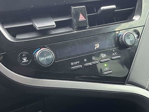 Used 2024 Toyota Camry SE image 29