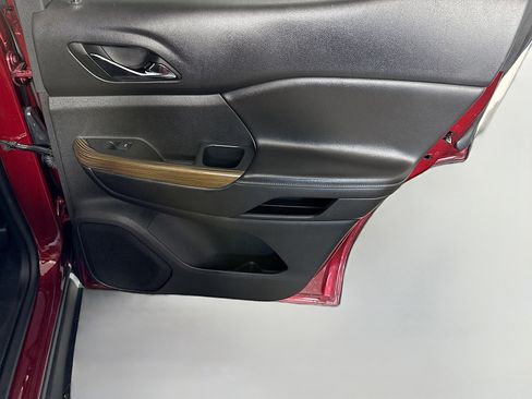 Used 2017 GMC Acadia SLE image 28