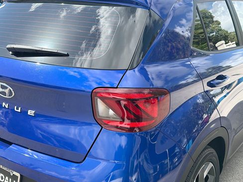Used 2023 Hyundai Venue SEL w/ Cargo Package FWD image 24