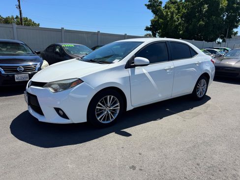 Used 2014 Toyota Corolla LE FWD image 1
