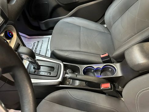 Used 2017 Ford Fiesta SE image 15