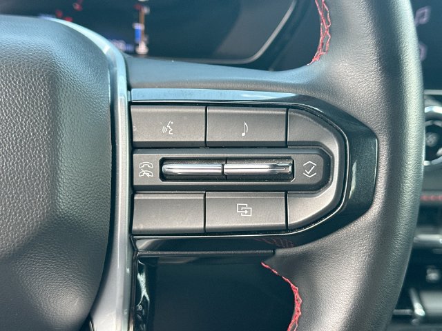 Used 2023 Chevrolet Colorado Z71 AWD/4WD image 49