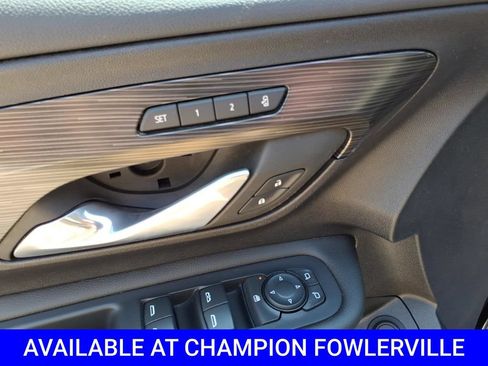 Used 2024 GMC Terrain SLT AWD/4WD image 17