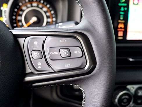 Used 2025 Jeep Gladiator Sport image 20