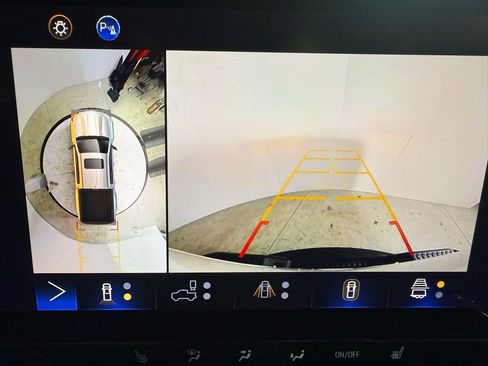 Used 2024 Chevrolet Colorado ZR2 w/ Technology Package image 21