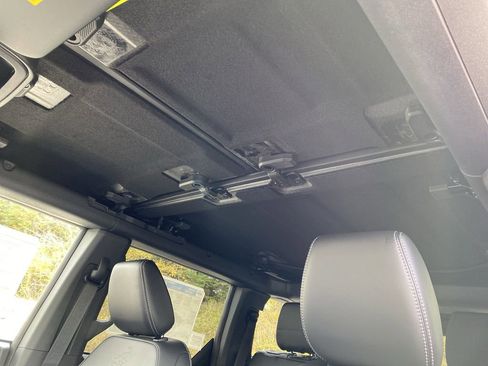 New 2025 Ford Bronco Outer Banks w/ Sasquatch Package AWD/4WD image 7