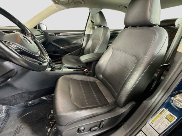 Used 2018 Volkswagen Passat 2.0T SE FWD image 21