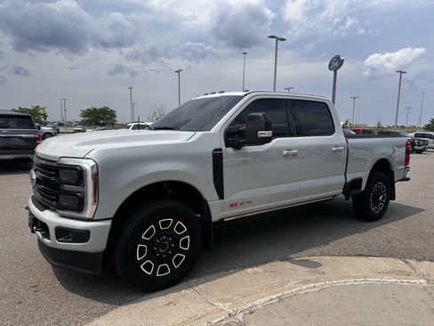 Used 2026 Ford F350 Platinum AWD/4WD image 2