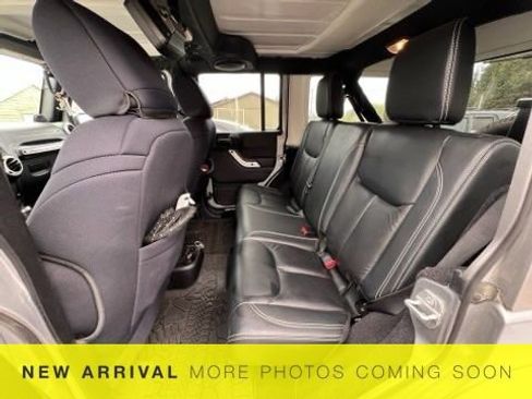 Used 2014 Jeep Wrangler Unlimited Sahara AWD/4WD image 10