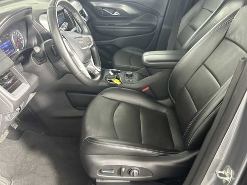 Used 2023 GMC Terrain SLT image 16