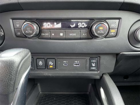 Used 2024 Nissan Frontier SV w/ SV Convenience Package image 30