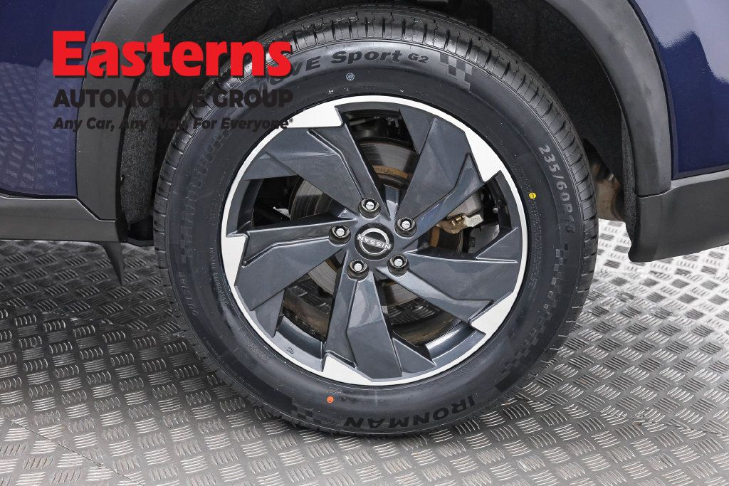 Used 2025 Nissan Rogue SV AWD/4WD image 35