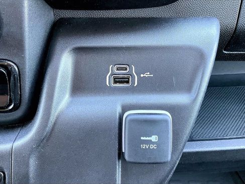 Used 2025 RAM ProMaster 2500 w/ Convenience Group FWD image 15