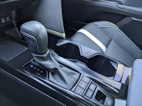 Used 2025 Toyota Camry SE image 30