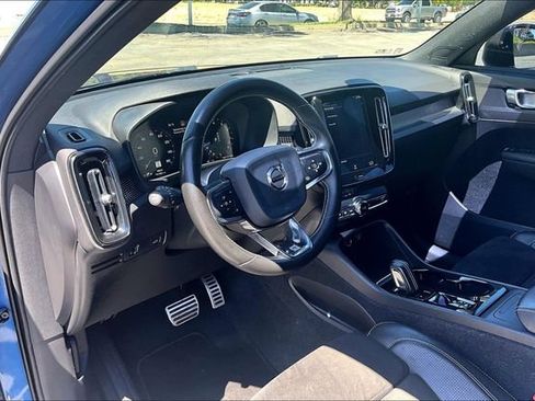 Used 2020 Volvo XC40 T4 R-Design w/ Protection Package Premier FWD image 14