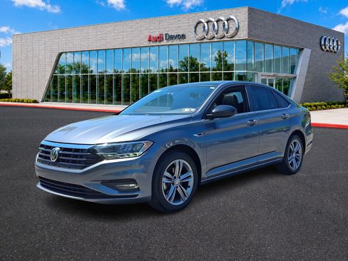 Used 2019 Volkswagen Jetta R-Line FWD image 3