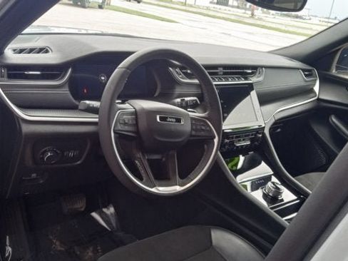 Used 2023 Jeep Grand Cherokee L Laredo AWD/4WD image 17