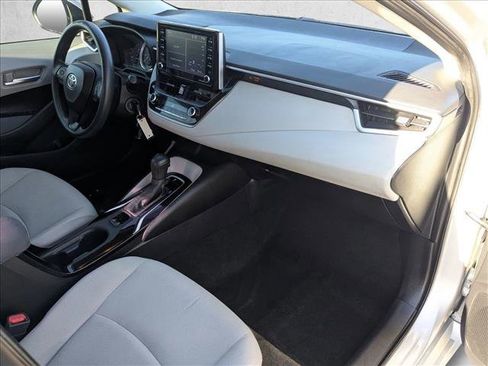 Used 2021 Toyota Corolla LE image 16