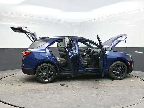 Used 2023 Chevrolet Equinox RS image 55