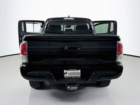 Used 2020 Toyota Tacoma TRD Off-Road w/ TRD Premium Off Road Package AWD/4WD image 26
