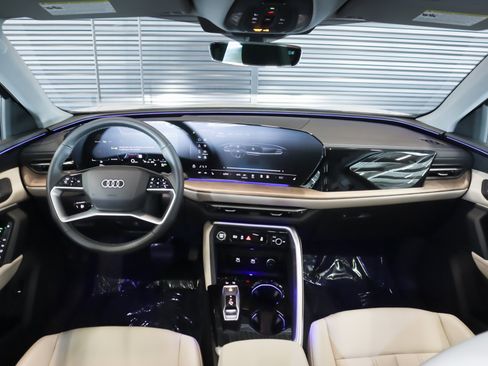 Certified 2025 Audi Q5 Premium w/ Convenience Package AWD/4WD image 7