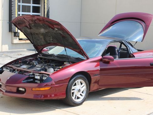 Used 1995 Chevrolet Camaro Z28 RWD image 8