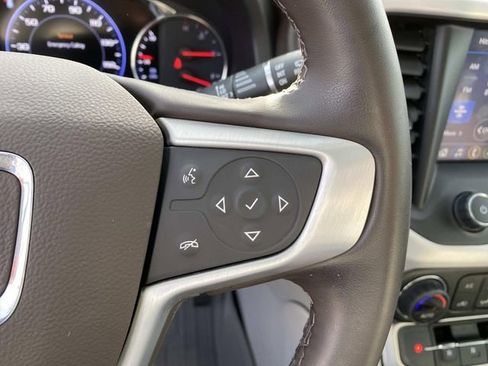 Used 2023 GMC Acadia SLT w/ Technology Package image 21