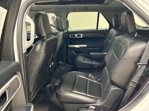 Used 2021 Ford Explorer XLT w/ Equipment Group 202A image 26