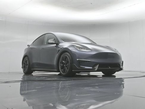 Used 2023 Tesla Model Y Long Range AWD/4WD image 46