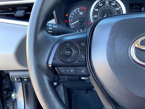 Used 2022 Toyota Corolla LE image 22