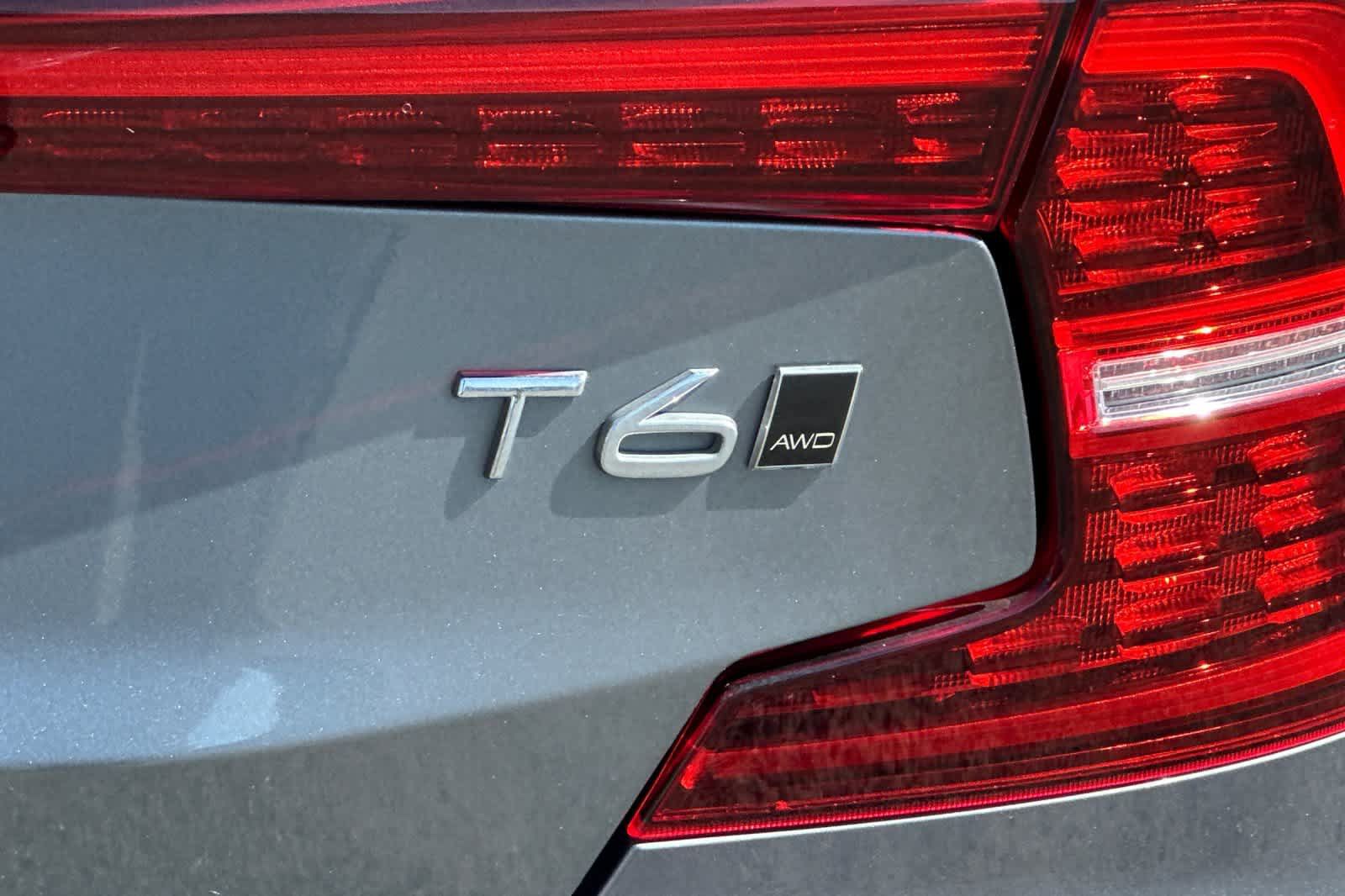 Used 2021 Volvo S60 T6 Momentum AWD/4WD image 31