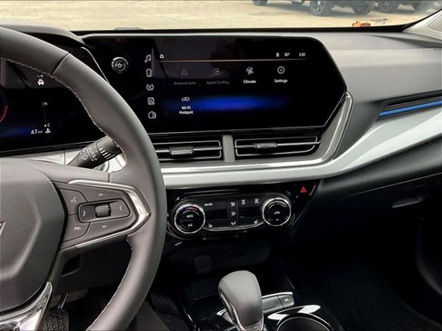 New 2026 Chevrolet Trax LT w/ Driver Confidence Package image 13