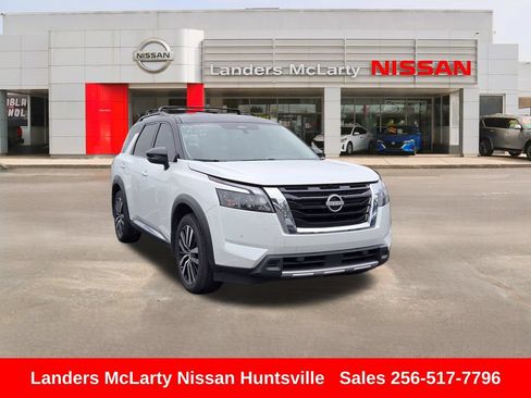 Used 2025 Nissan Pathfinder Platinum w/ Cargo Package FWD image 1