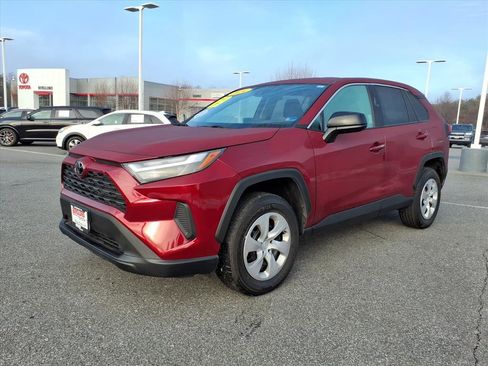 Used 2024 Toyota RAV4 LE image 16