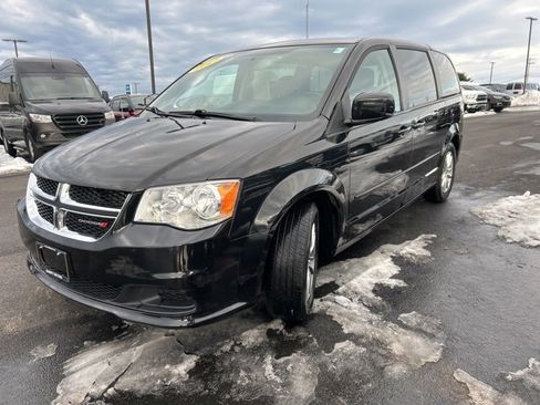 Used 2017 Dodge Grand Caravan SE image 4
