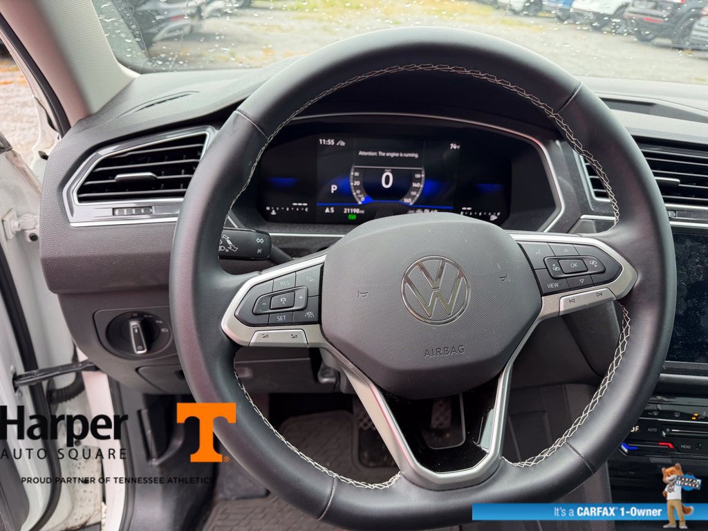 Used 2024 Volkswagen Tiguan SE w/ Panoramic Sunroof Package AWD/4WD image 16