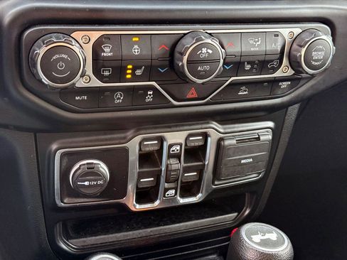 Used 2021 Jeep Wrangler Unlimited Sport image 20