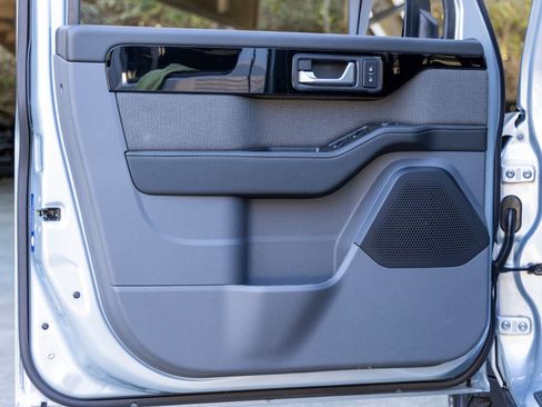 Used 2025 INEOS Grenadier image 30